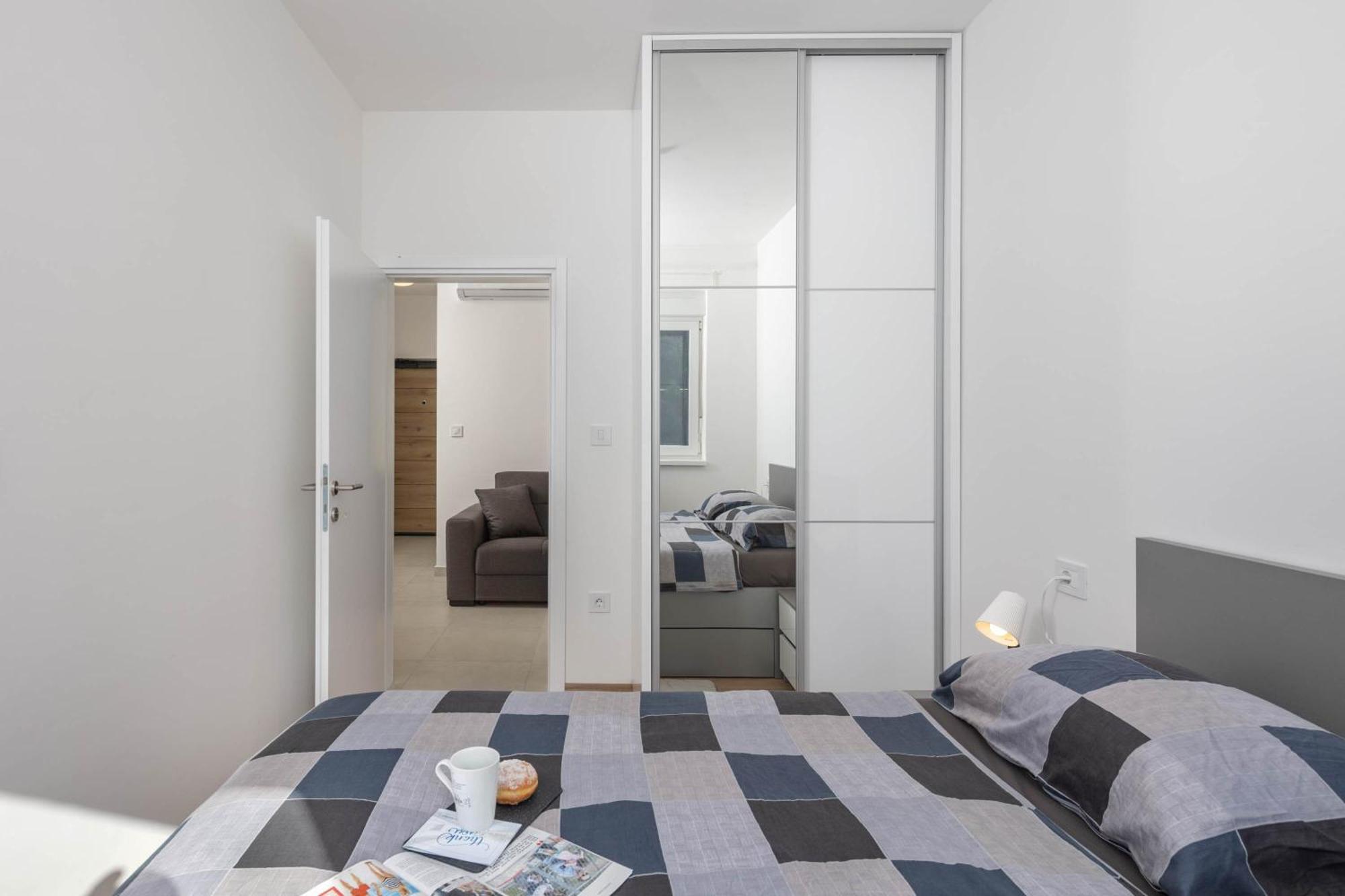 Seafront Villa Andrijana - Happy Rentals Plomin Bagian luar foto