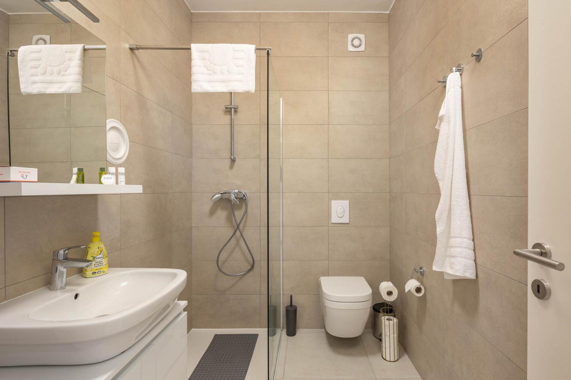 Seafront Villa Andrijana - Happy Rentals Plomin Bagian luar foto