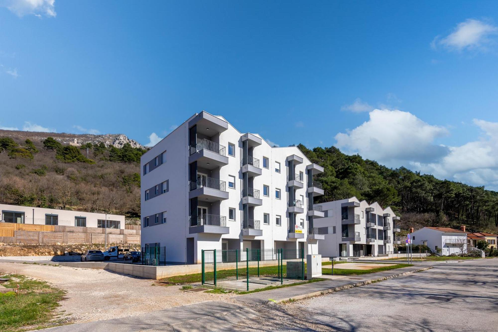 Seafront Villa Andrijana - Happy Rentals Plomin Bagian luar foto