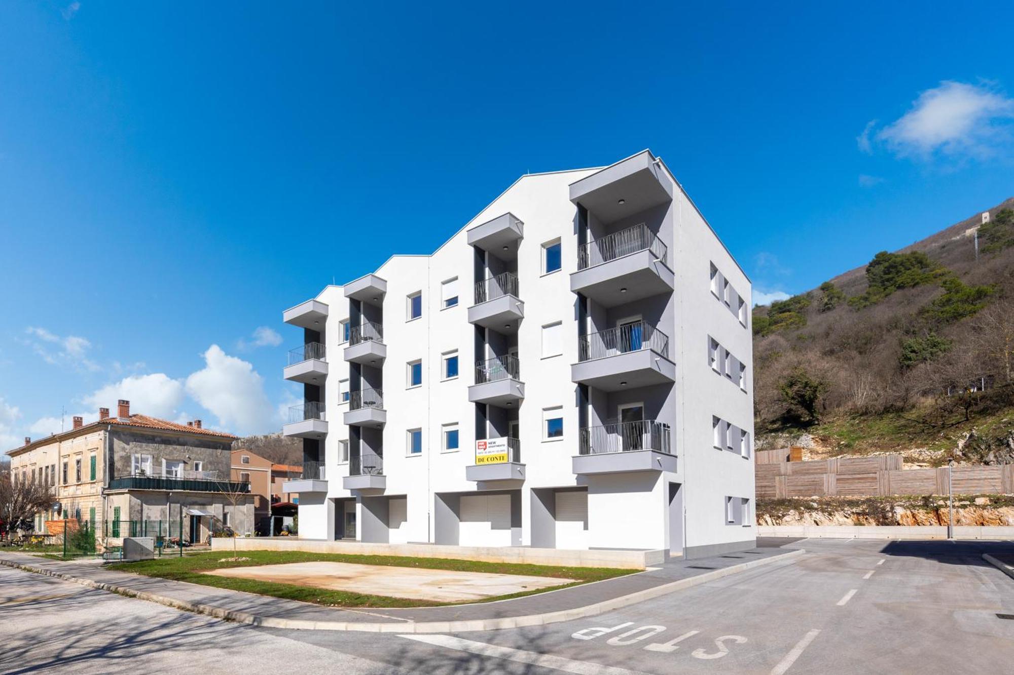 Seafront Villa Andrijana - Happy Rentals Plomin Bagian luar foto